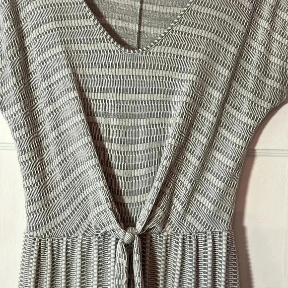 Adorable jumpsuit - Picture 2 of 4